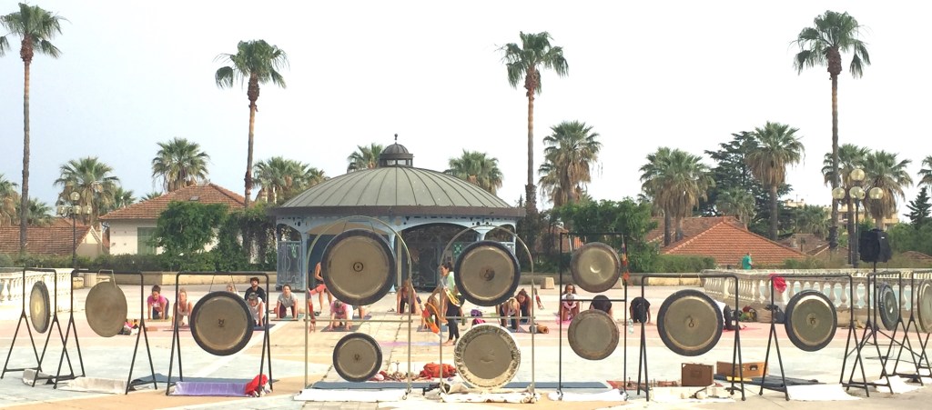 13 gongs pour la journée internationall de yoga le 21 juin 2022